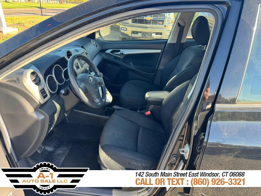2010 Toyota Matrix photo