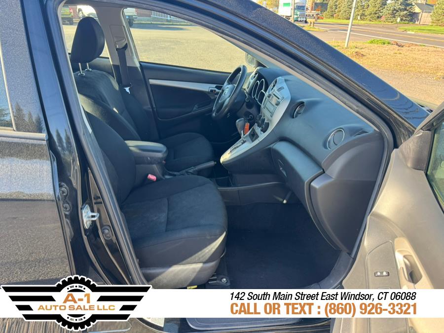 2010 Toyota Matrix photo