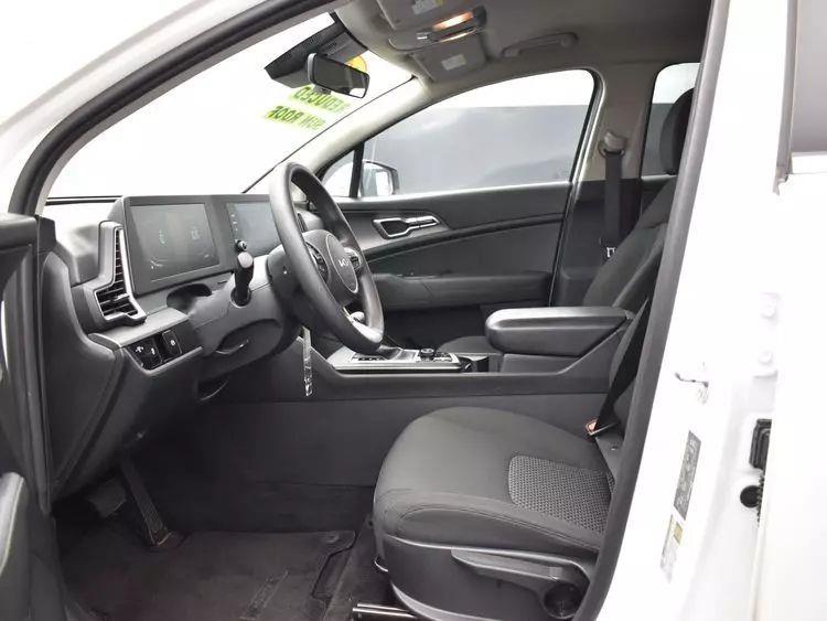 2023 Kia Sportage LX Sport Utility 4D photo