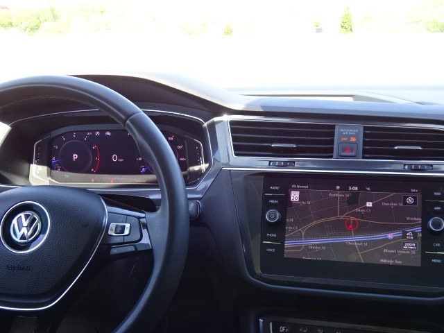2020 Volkswagen Tiguan 2.0T SEL 4MOTION photo