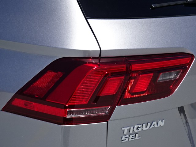 2020 Volkswagen Tiguan 2.0T SEL 4MOTION photo