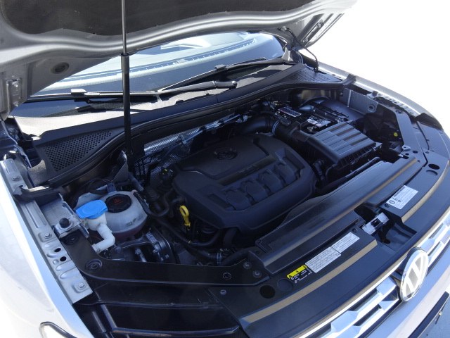 2020 Volkswagen Tiguan 2.0T SEL 4MOTION photo