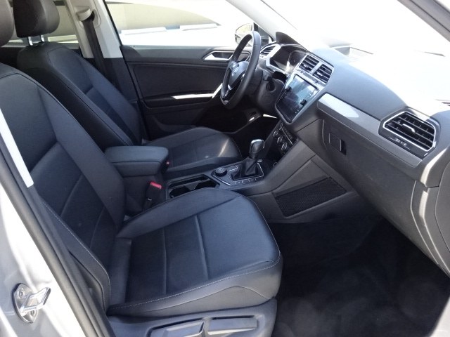 2020 Volkswagen Tiguan 2.0T SEL 4MOTION photo