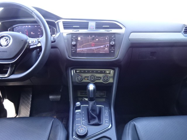 2020 Volkswagen Tiguan 2.0T SEL 4MOTION photo