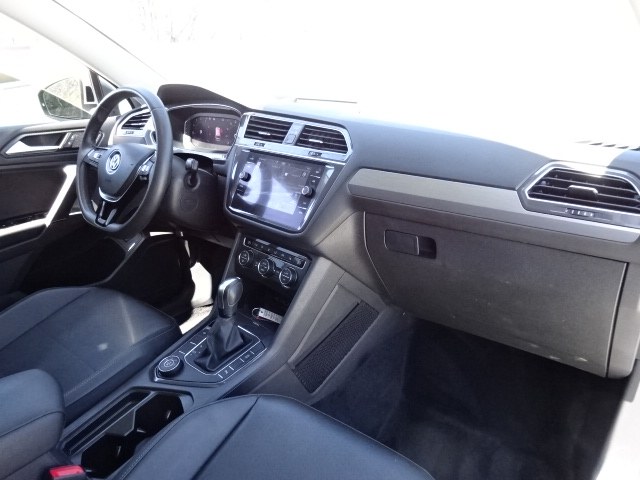 2020 Volkswagen Tiguan 2.0T SEL 4MOTION photo