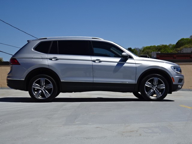 2020 Volkswagen Tiguan 2.0T SEL 4MOTION photo