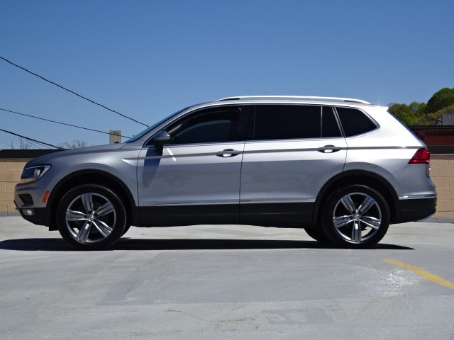 2020 Volkswagen Tiguan 2.0T SEL 4MOTION photo