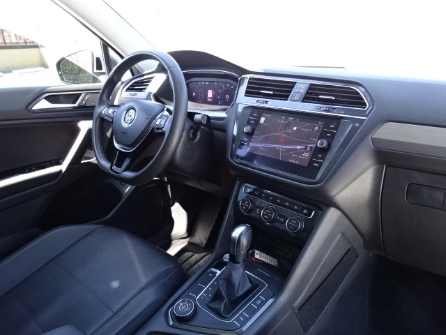 2020 Volkswagen Tiguan 2.0T SEL 4MOTION photo