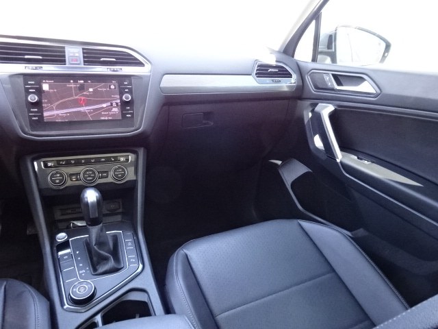 2020 Volkswagen Tiguan 2.0T SEL 4MOTION photo