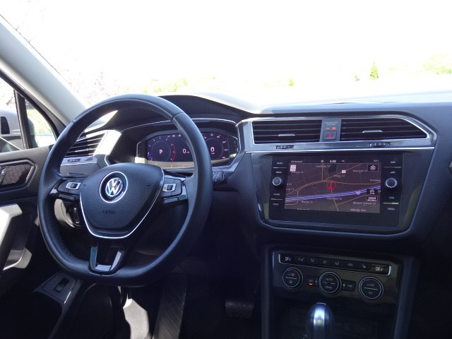 2020 Volkswagen Tiguan 2.0T SEL 4MOTION photo