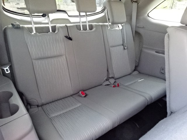 2014 Toyota Highlander LE photo
