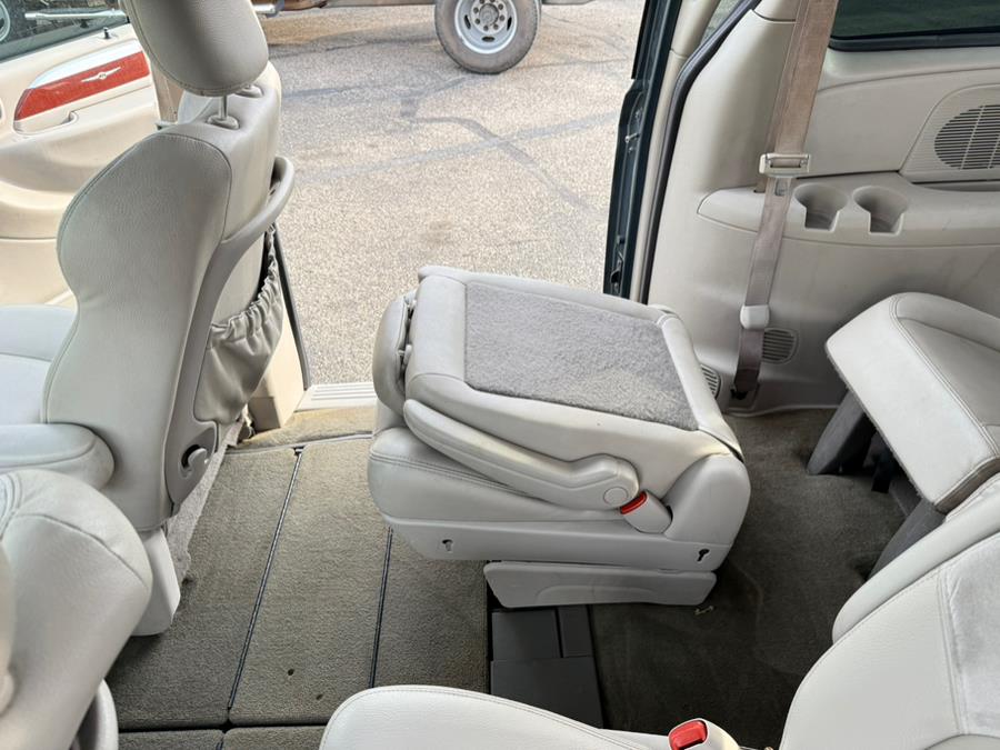2007 Chrysler Town & Country Limited photo