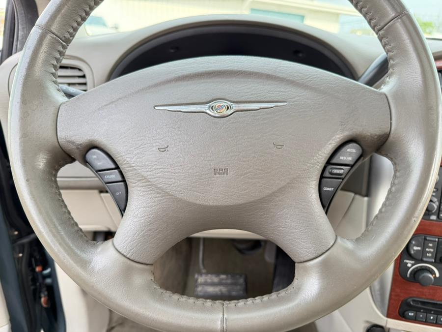 2007 Chrysler Town & Country Limited photo