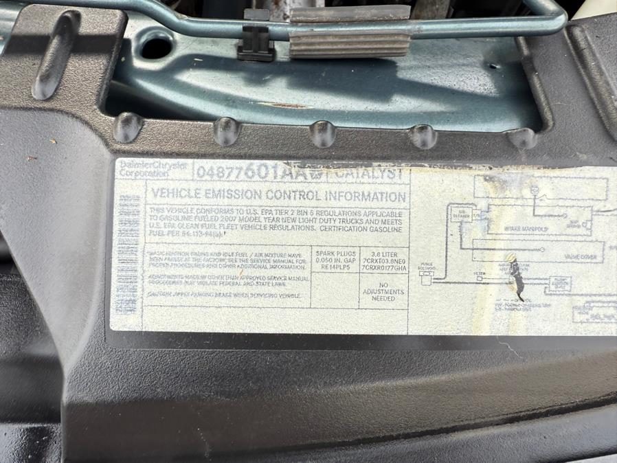 2007 Chrysler Town & Country Limited photo