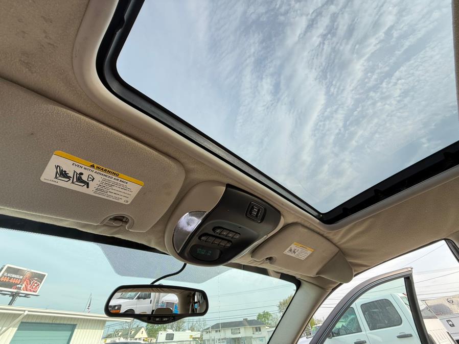 2007 Chrysler Town & Country Limited photo