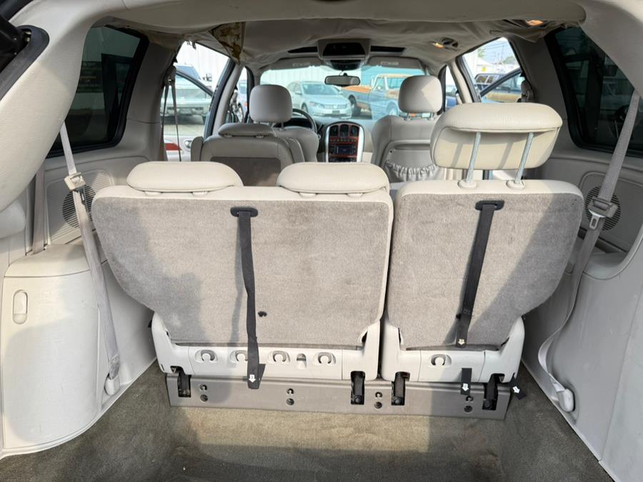 2007 Chrysler Town & Country Limited photo