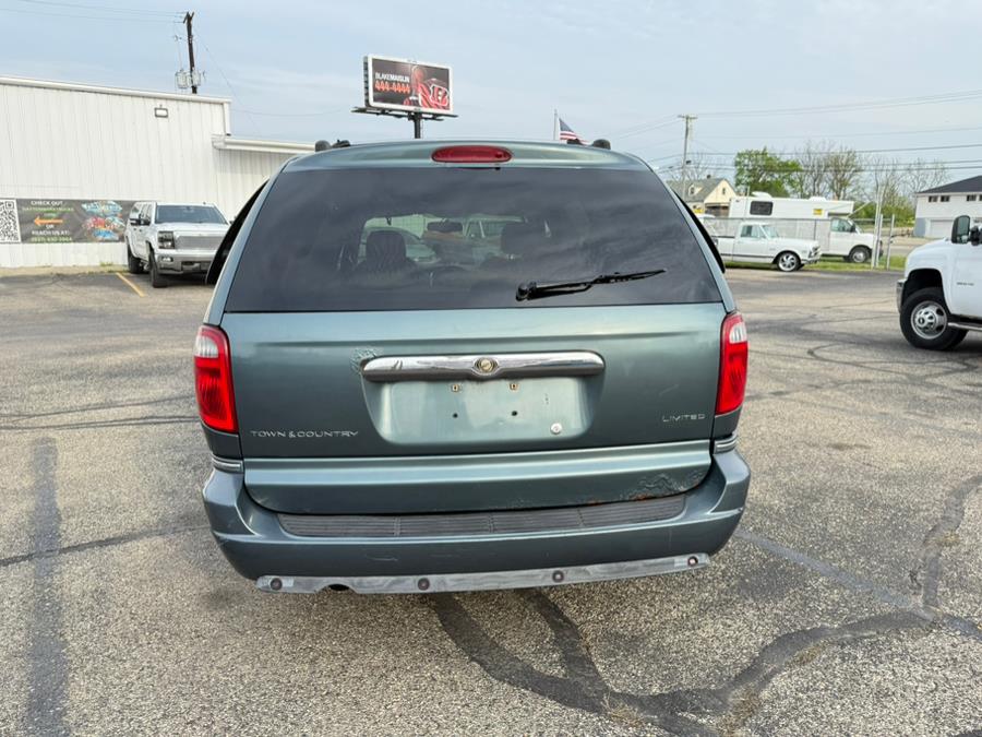 2007 Chrysler Town & Country Limited photo