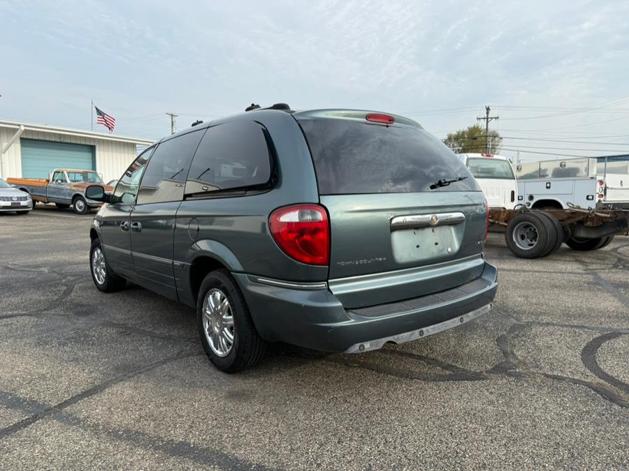 2007 Chrysler Town & Country Limited photo