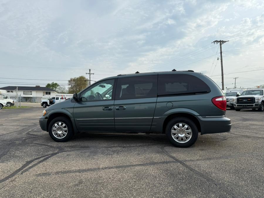 2007 Chrysler Town & Country Limited photo