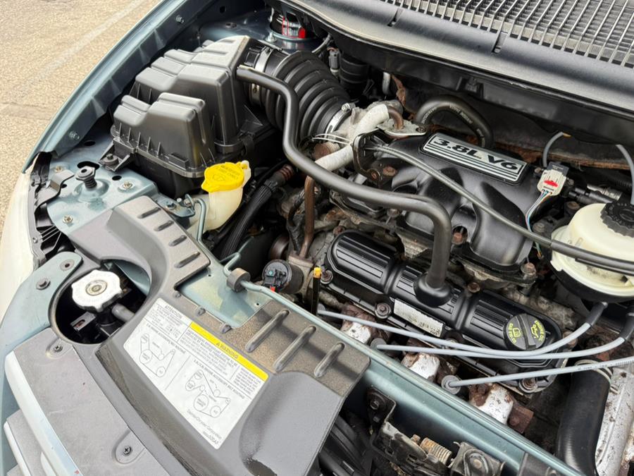 2007 Chrysler Town & Country Limited photo