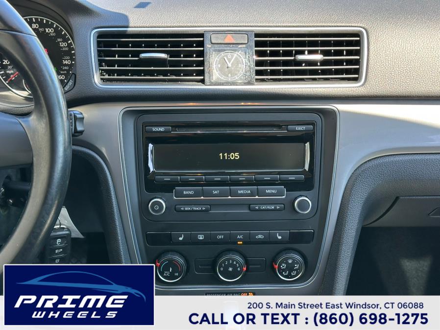 2014 Volkswagen Passat S PZEV photo