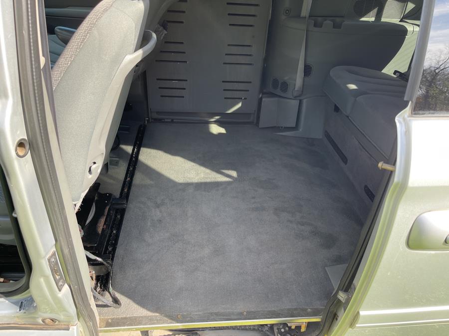 2005 Chrysler Town & Country LX photo