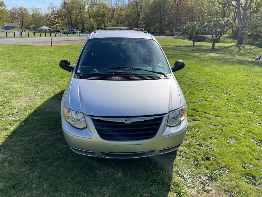 2005 Chrysler Town & Country LX photo