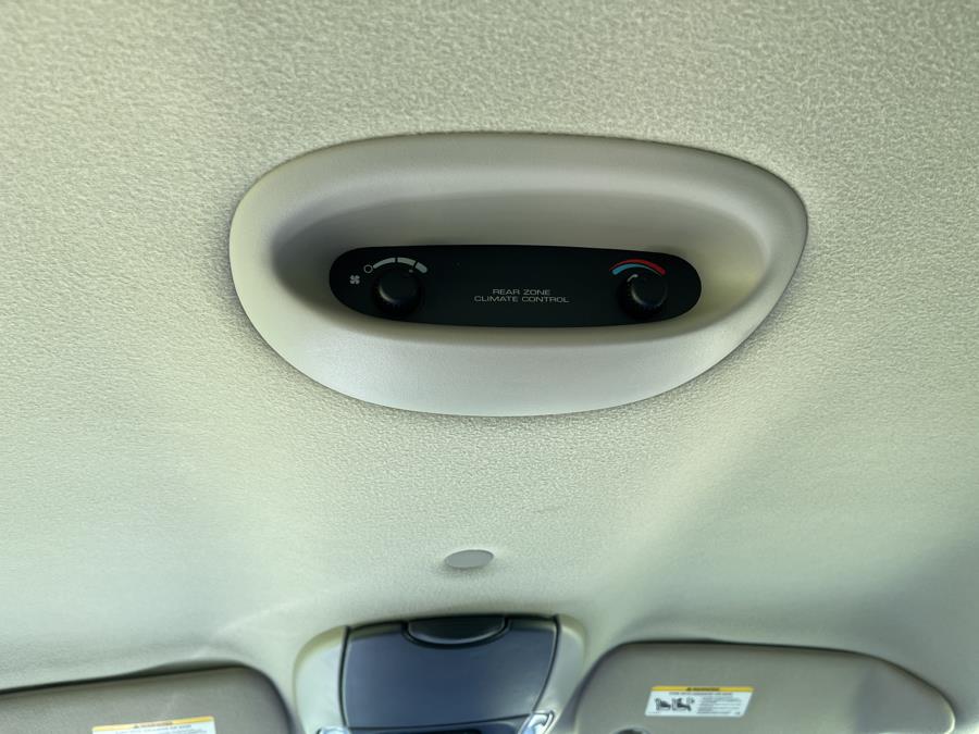 2005 Chrysler Town & Country LX photo