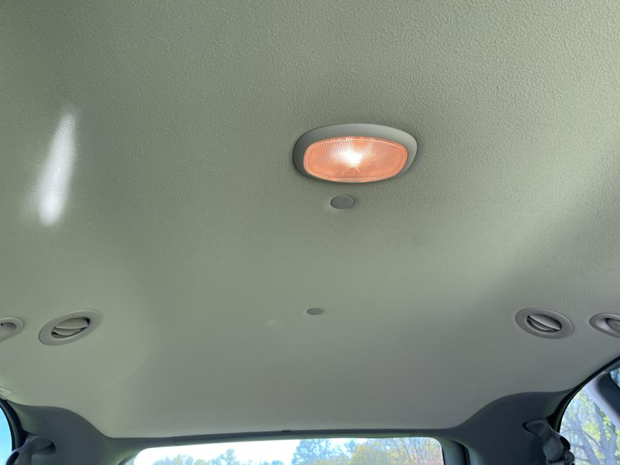 2005 Chrysler Town & Country LX photo