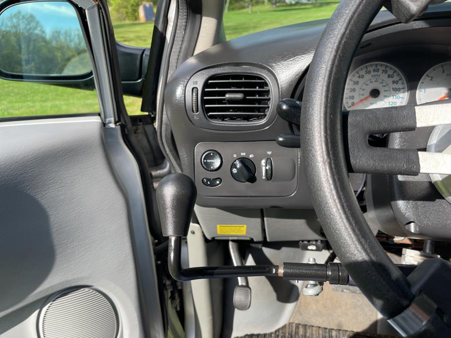 2005 Chrysler Town & Country LX photo