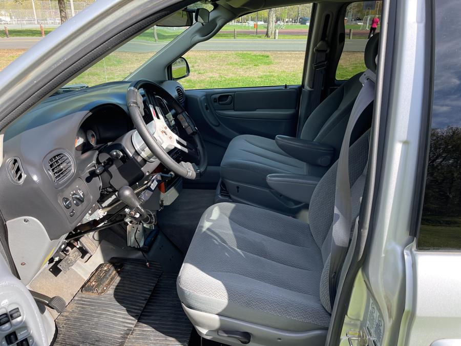 2005 Chrysler Town & Country LX photo