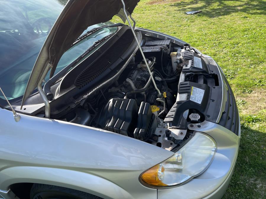 2005 Chrysler Town & Country LX photo