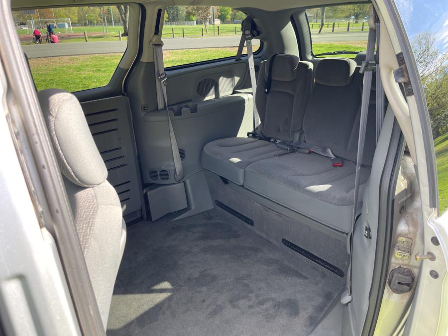 2005 Chrysler Town & Country LX photo