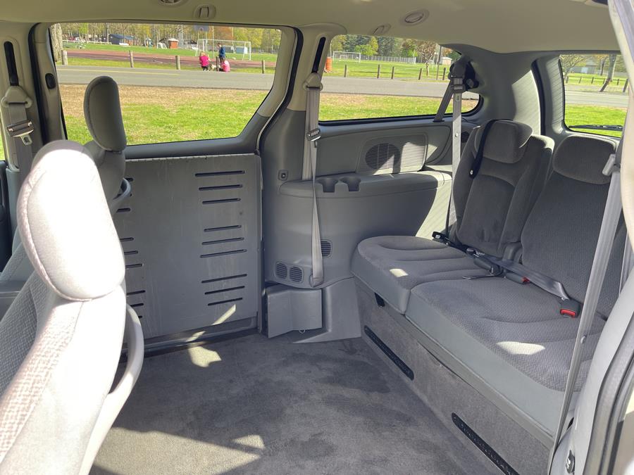 2005 Chrysler Town & Country LX photo
