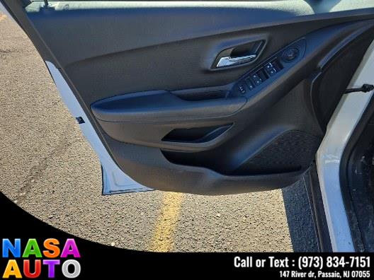 2018 Chevrolet Trax FWD 4dr LS photo