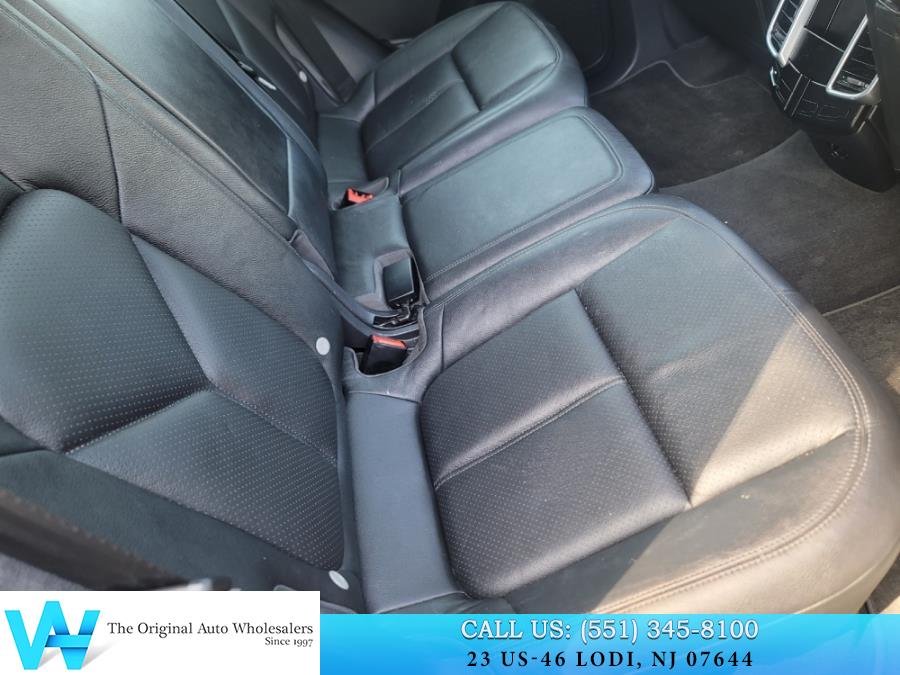 2012 Porsche Cayenne photo