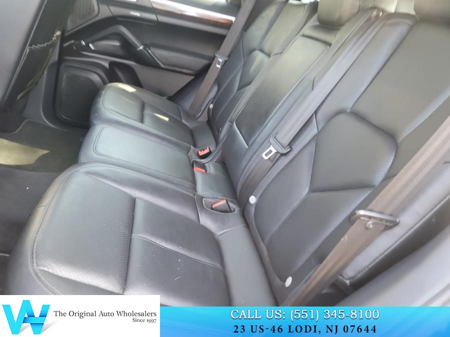 2012 Porsche Cayenne photo