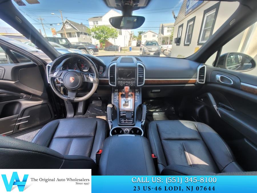 2012 Porsche Cayenne photo