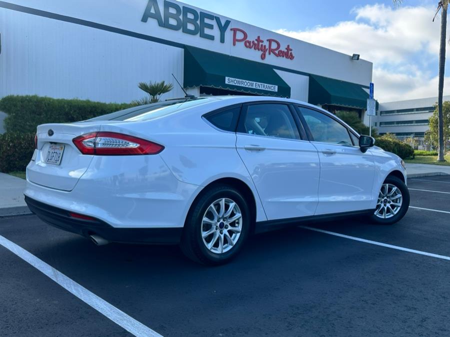 2016 Ford Fusion 4dr Sdn S FWD photo