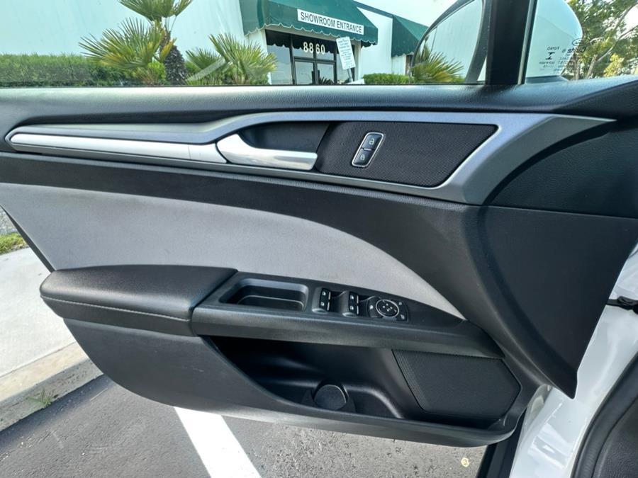 2016 Ford Fusion 4dr Sdn S FWD photo