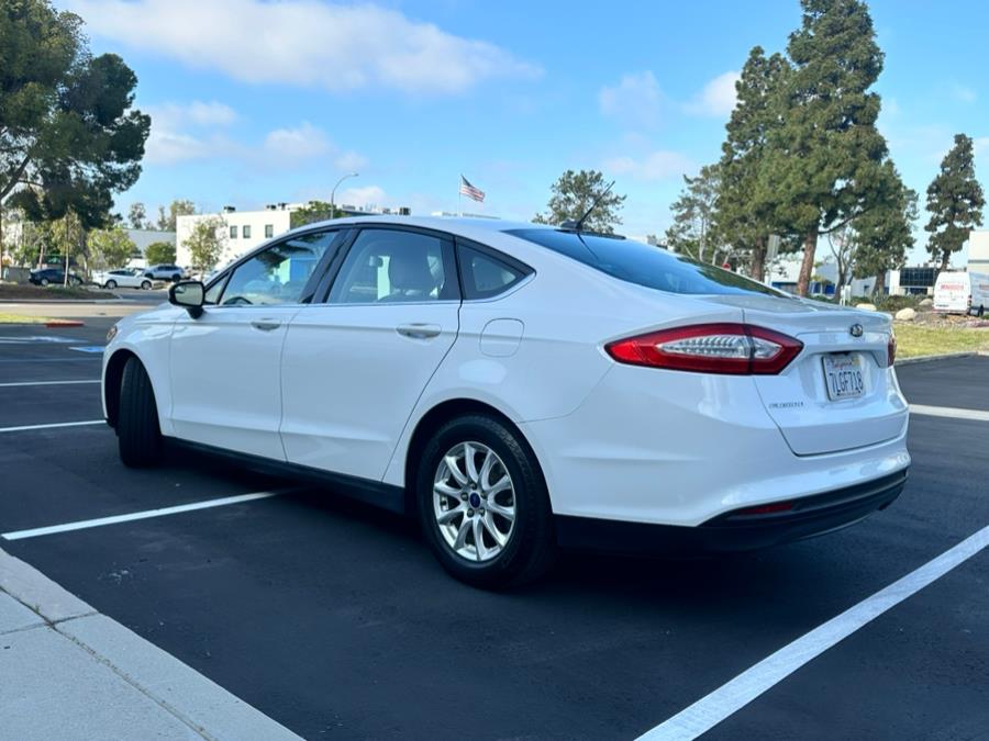 2016 Ford Fusion 4dr Sdn S FWD photo