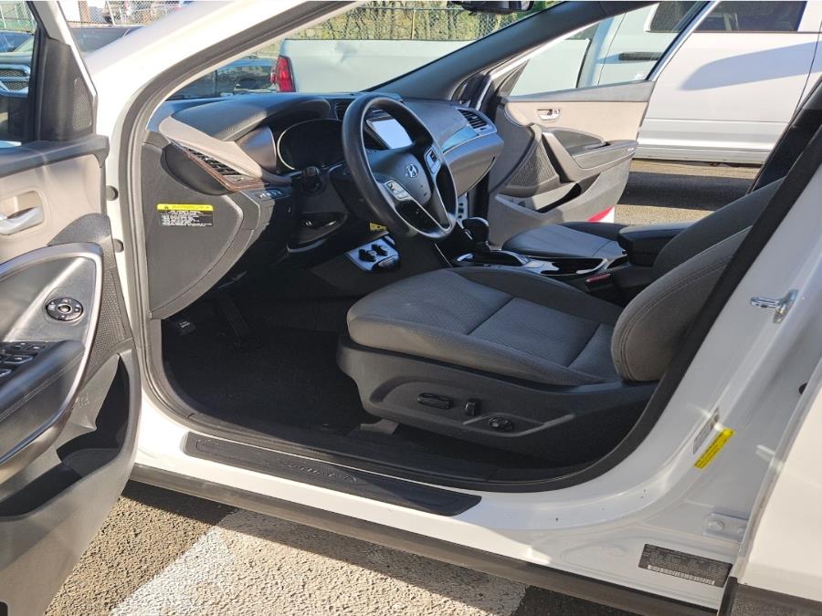 2017 Hyundai Santa Fe Sport 2.4L Auto AWD photo