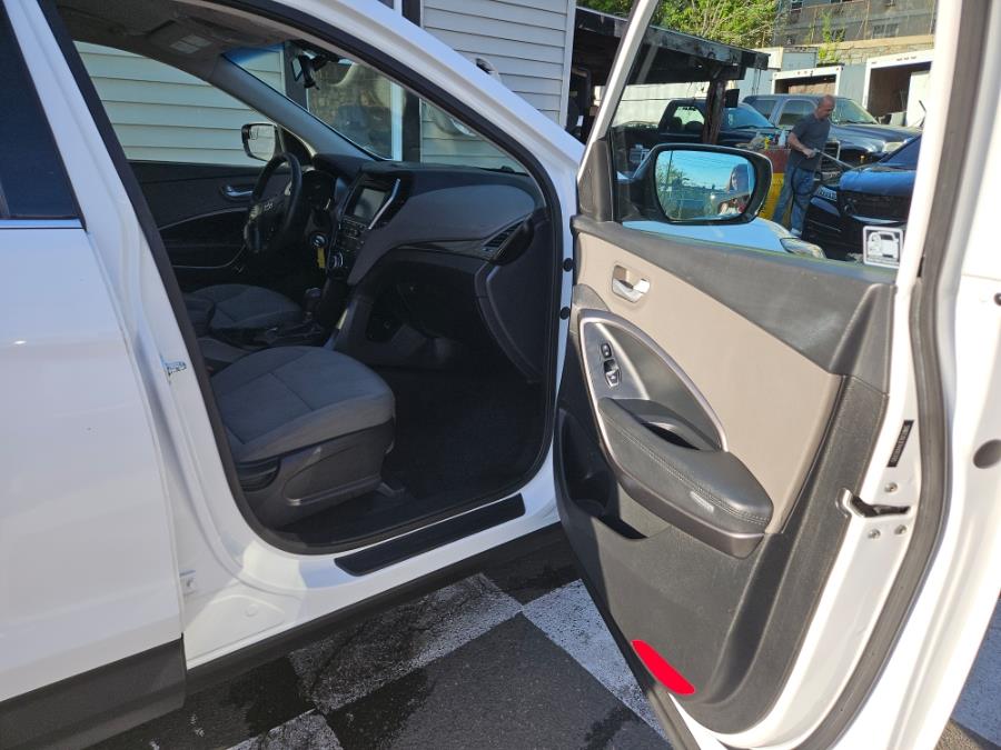 2017 Hyundai Santa Fe Sport 2.4L Auto AWD photo