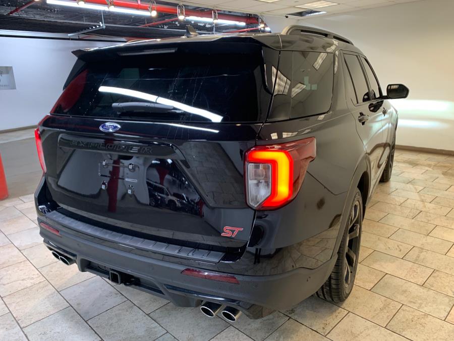2022 Ford Explorer ST 4WD photo
