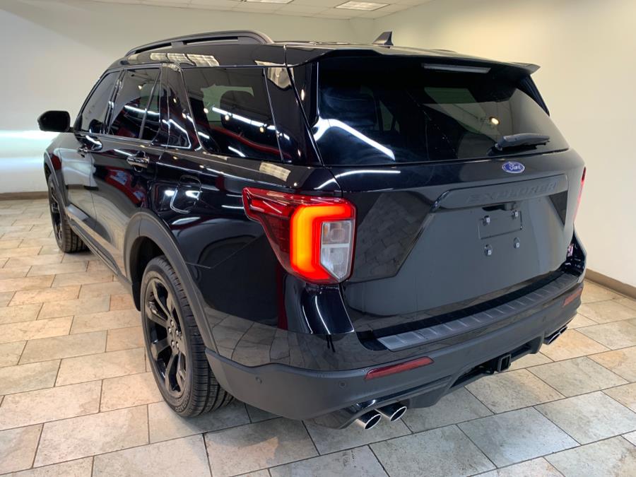 2022 Ford Explorer ST 4WD photo