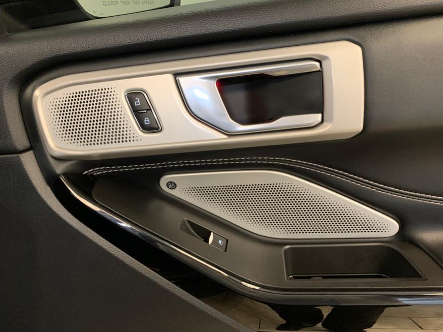 2022 Ford Explorer ST 4WD photo