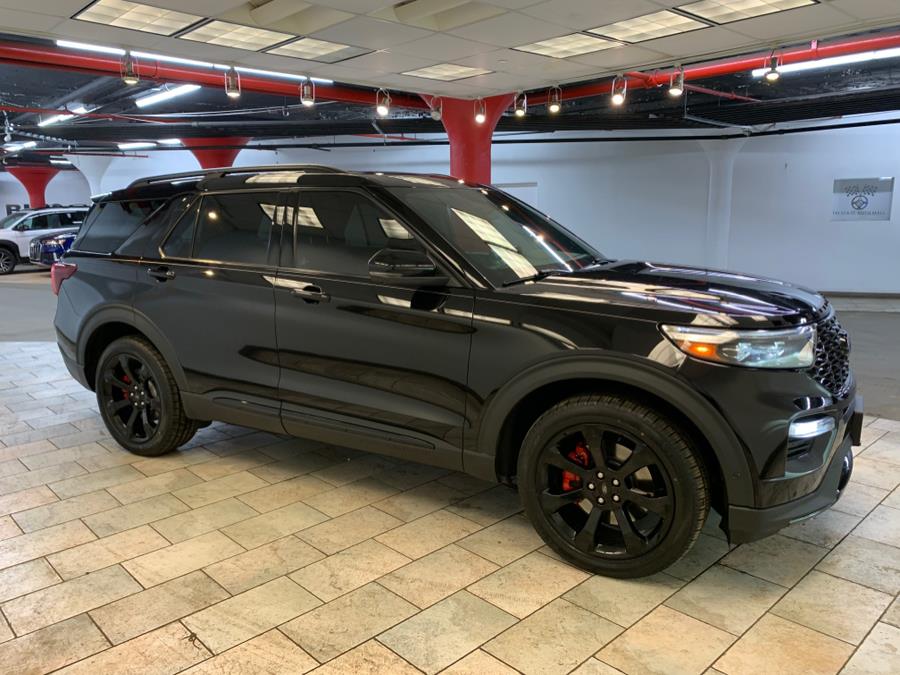 2022 Ford Explorer ST 4WD photo