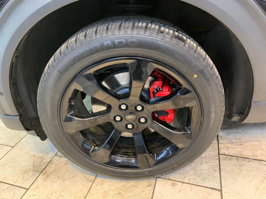 2022 Ford Explorer ST 4WD photo