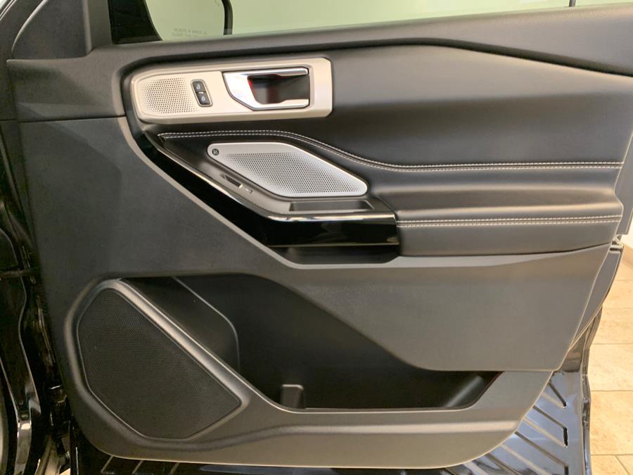 2022 Ford Explorer ST 4WD photo