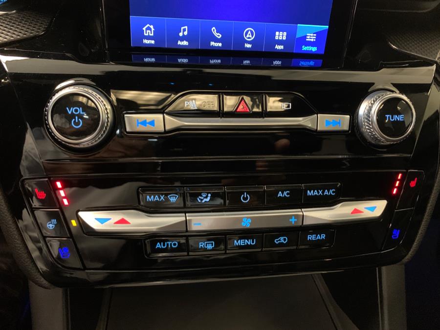 2022 Ford Explorer ST 4WD photo